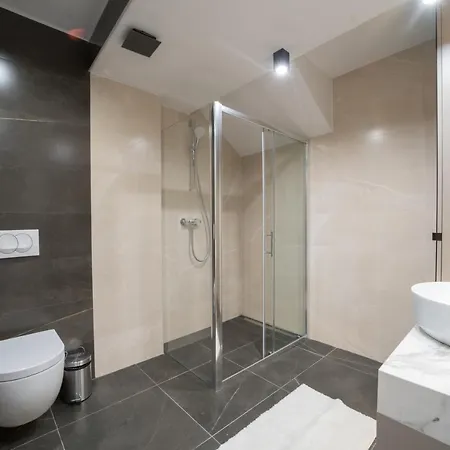 Luxury Christian Umag