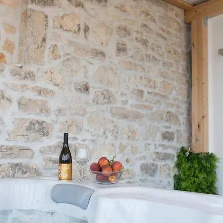 Luxury Christian * Umag